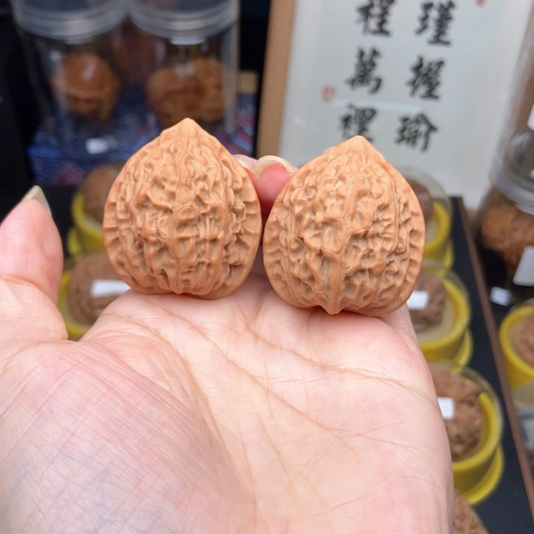 吊坠文玩核桃35jin niu