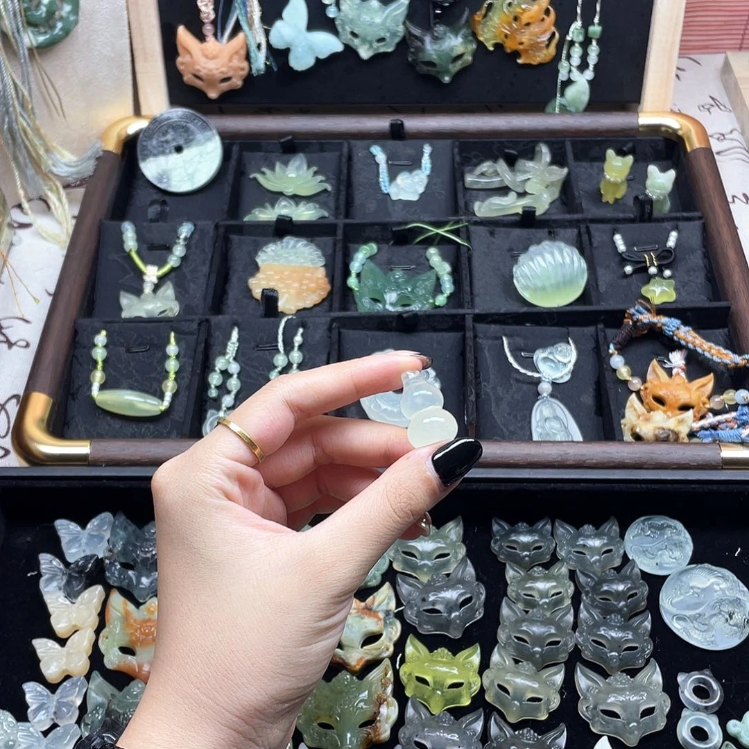 未镶嵌岫玉颈饰福利不退不换