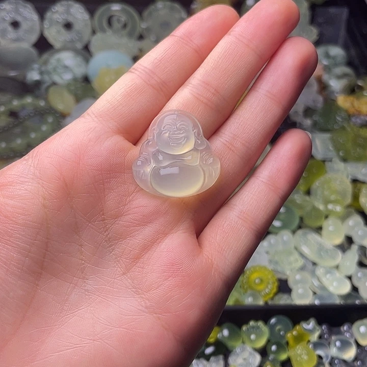 蛇纹石玉合金颈饰小佛