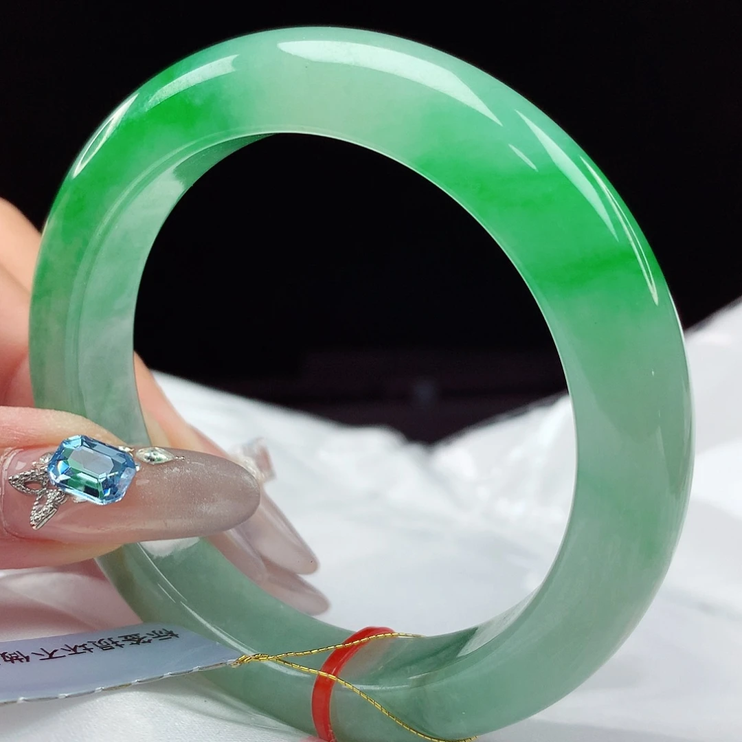 翡翠手镯未镶嵌55圈4146