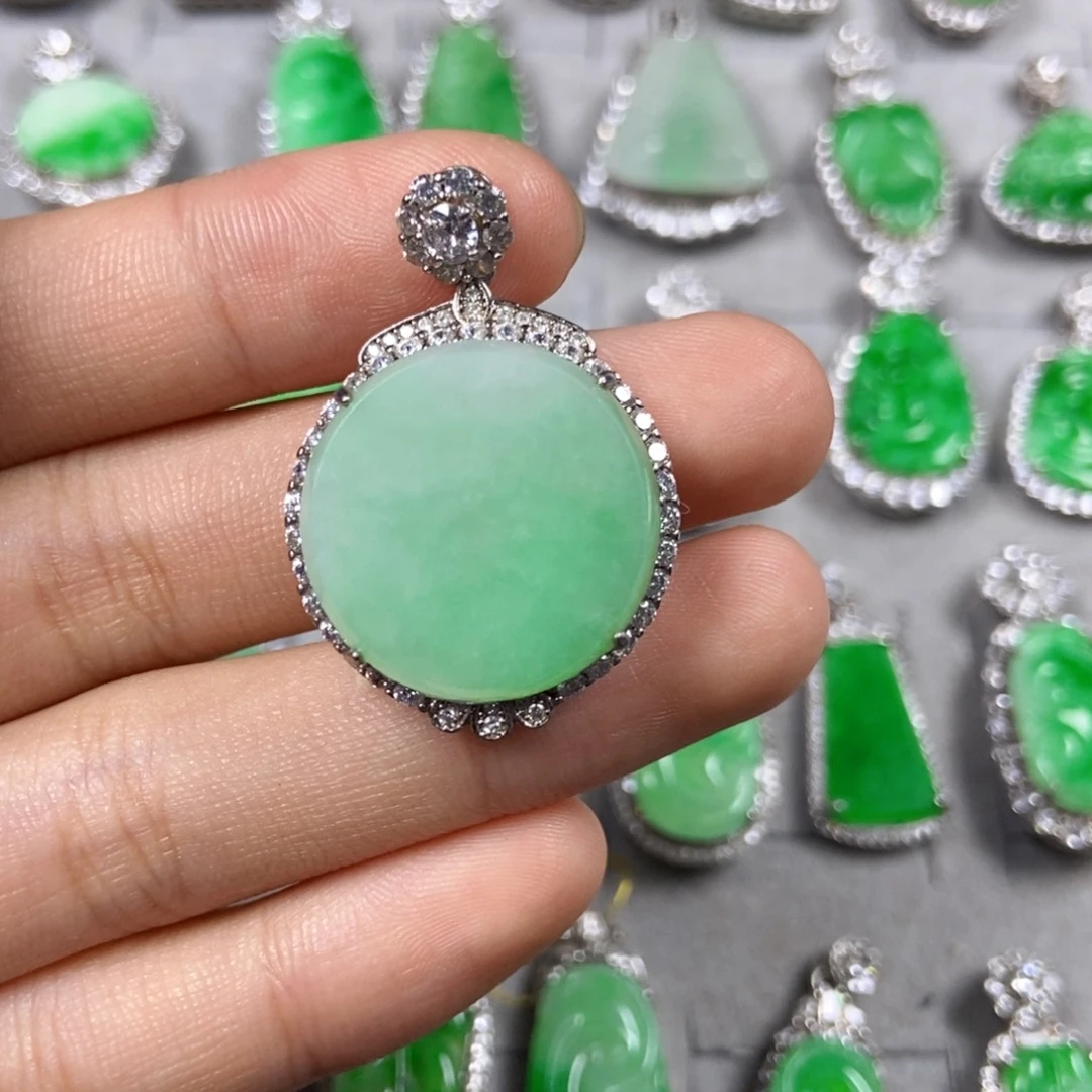 翡翠未镶嵌颈饰圆