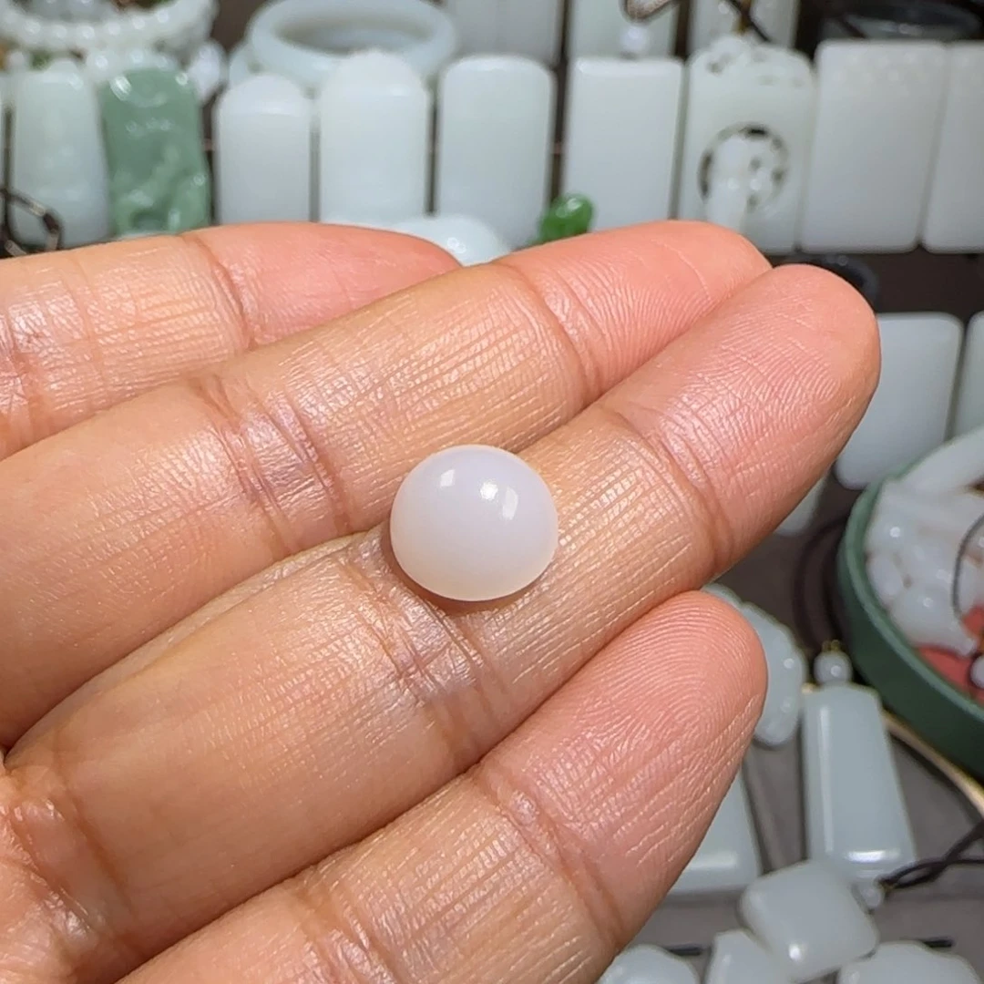 和田玉未镶嵌颈饰饼**琪