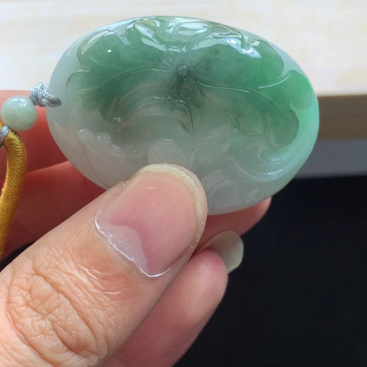 翡翠未镶嵌颈饰吊坠