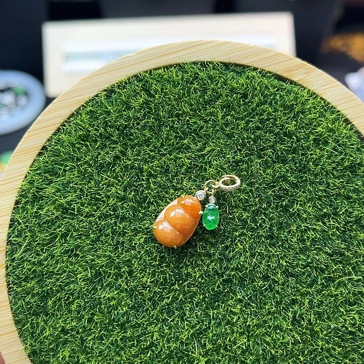 翡翠未镶嵌颈饰翡翠豆子