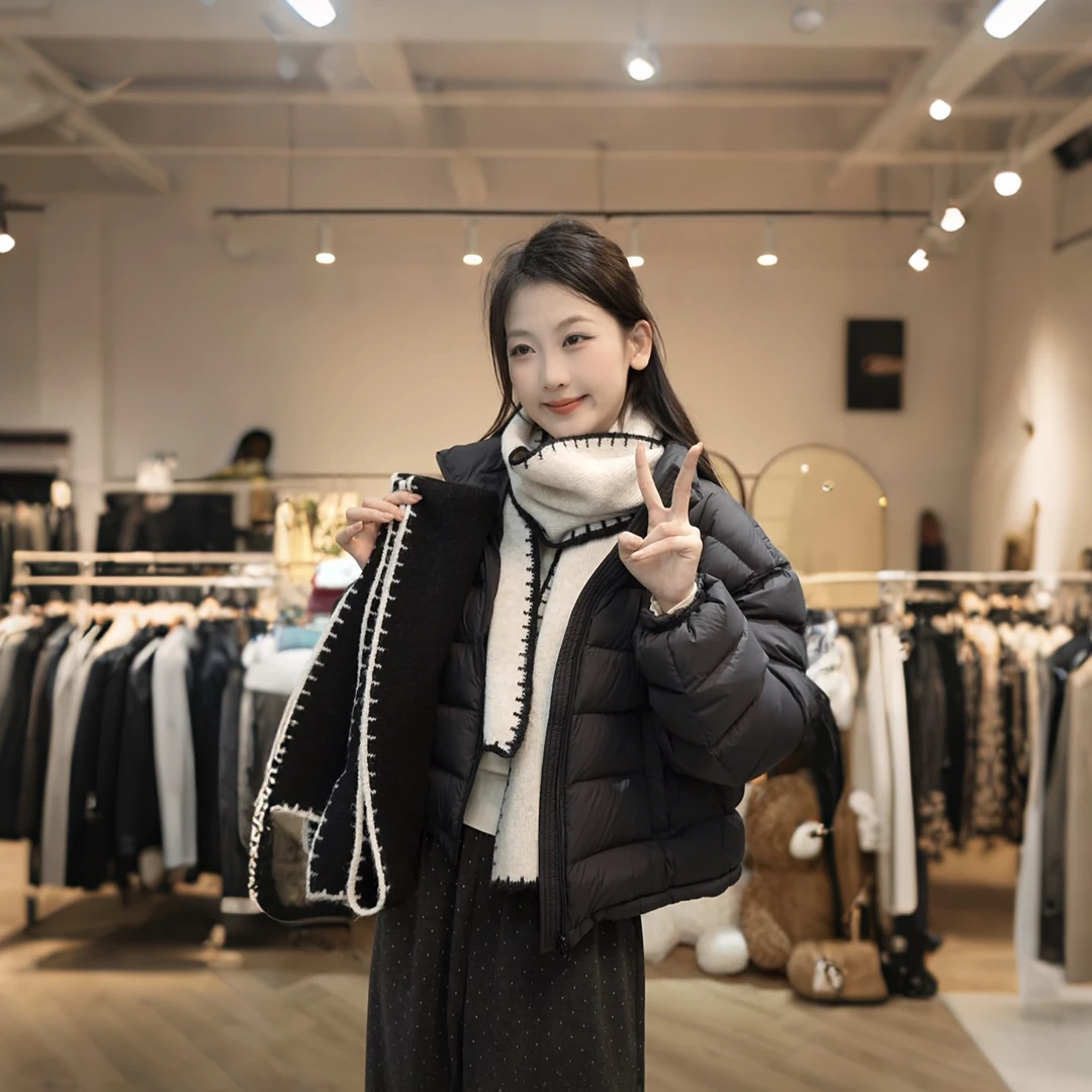 闵笑一 设计款搭配围巾秋冬季温柔显瘦气质甜美休闲