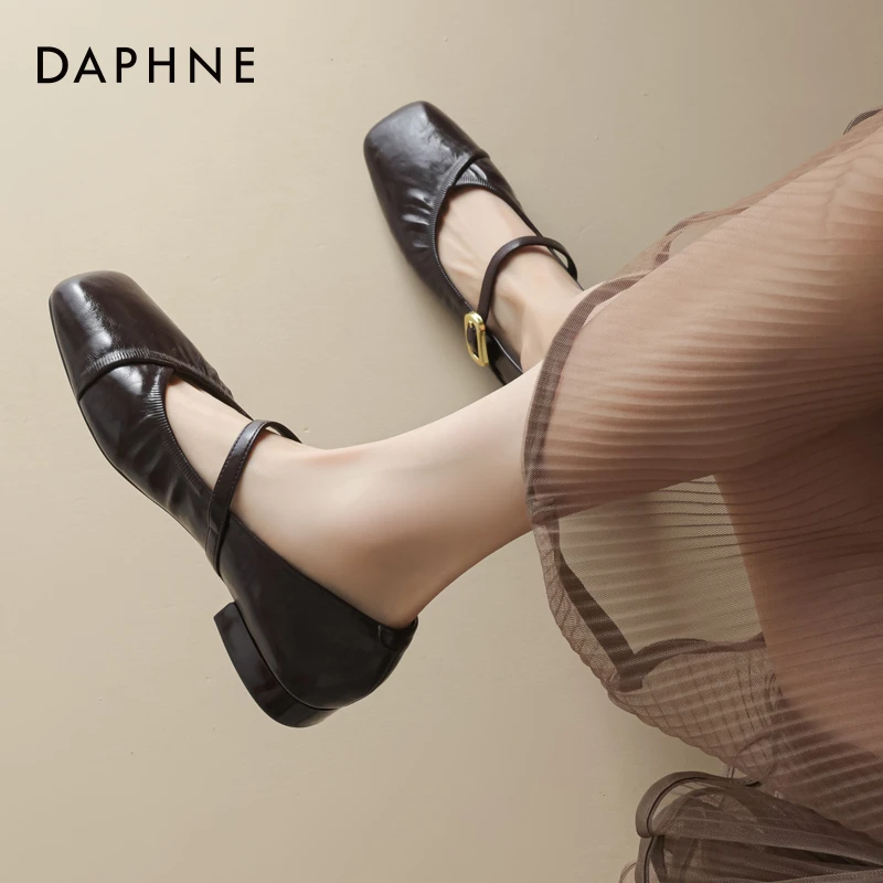 达芙妮2025秋季玛丽珍女鞋时尚百搭法式复古方头配裙子浅口单鞋子