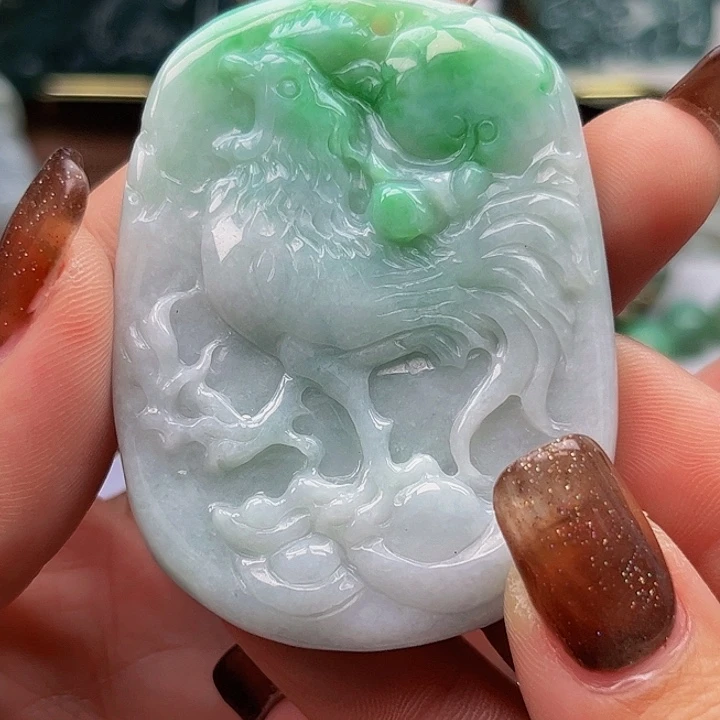 翡翠未镶嵌颈饰挂件