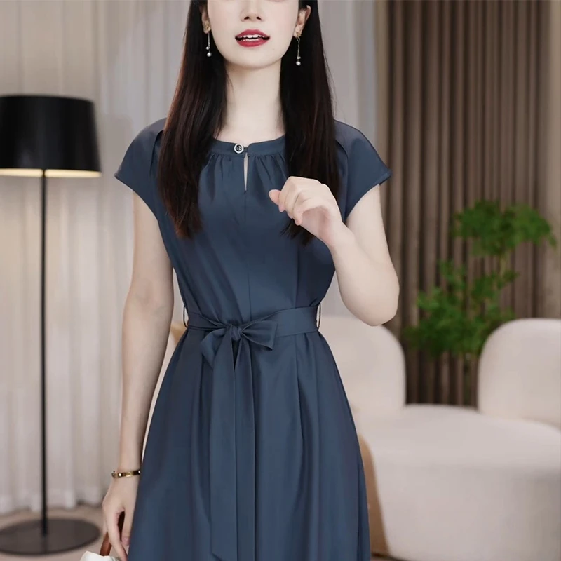 圆领设计纯色拼接气质中长款裙子夏季新款2025百搭短袖系带连衣裙