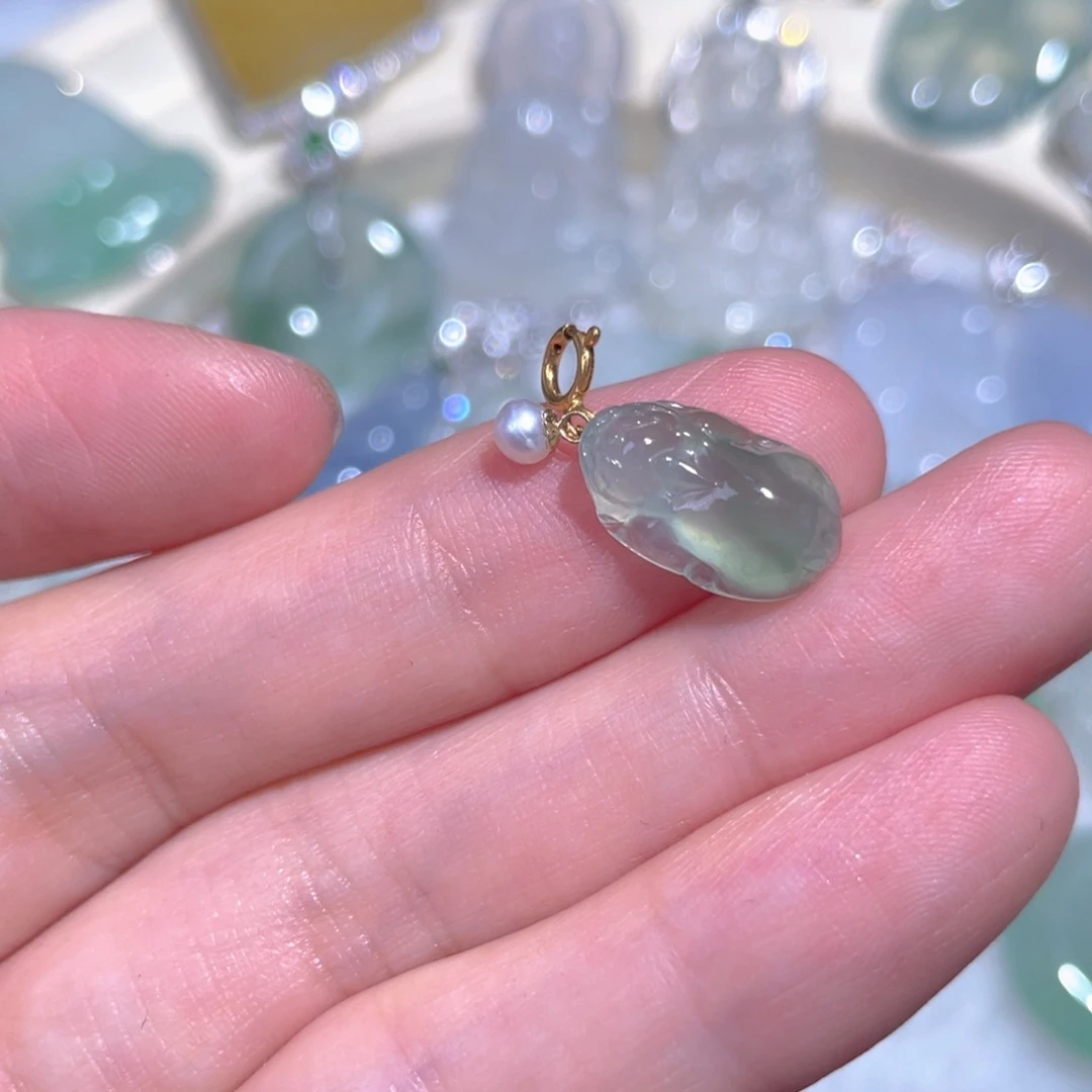 翡翠颈饰18K金镶嵌翡翠