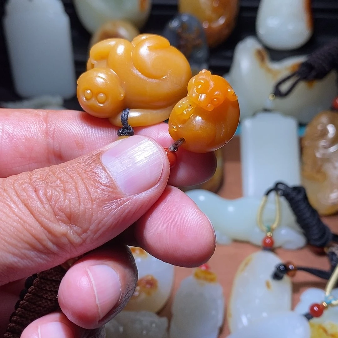 和田玉未镶嵌颈饰远*哥