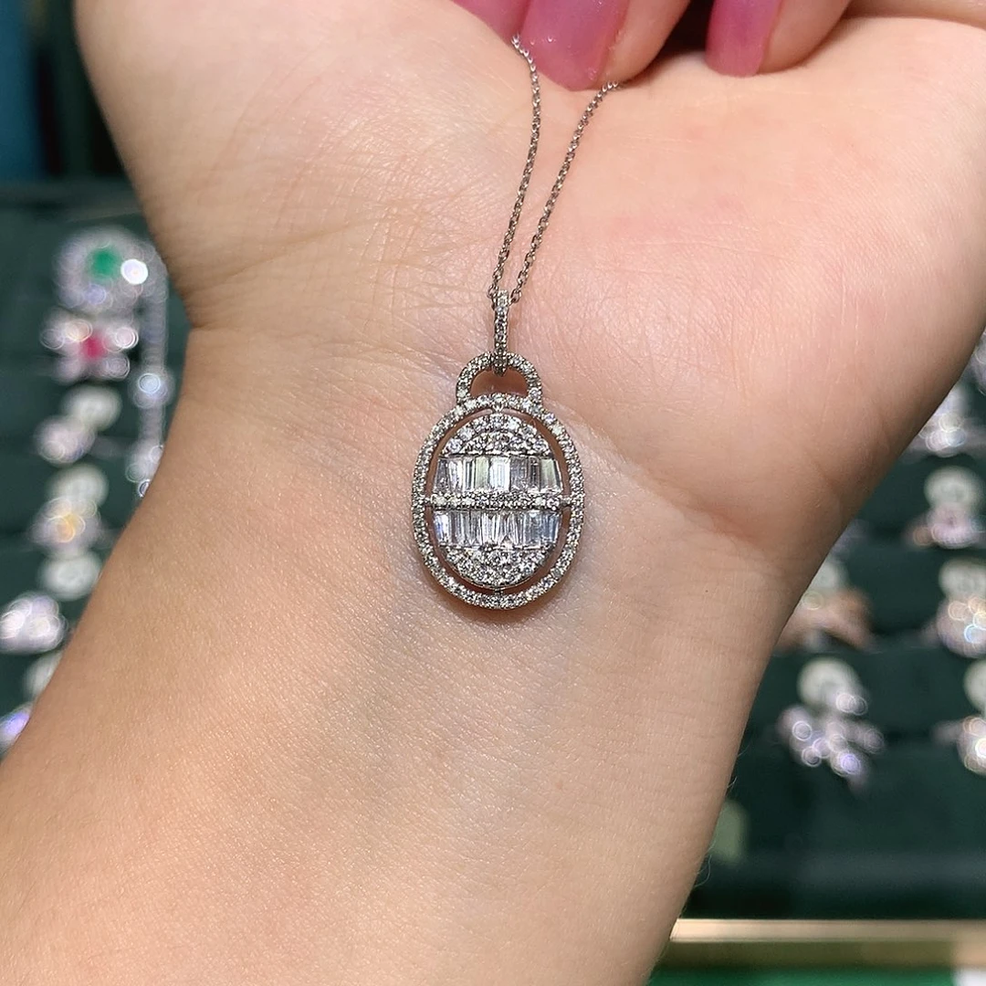 颈饰18K金镶嵌钻石