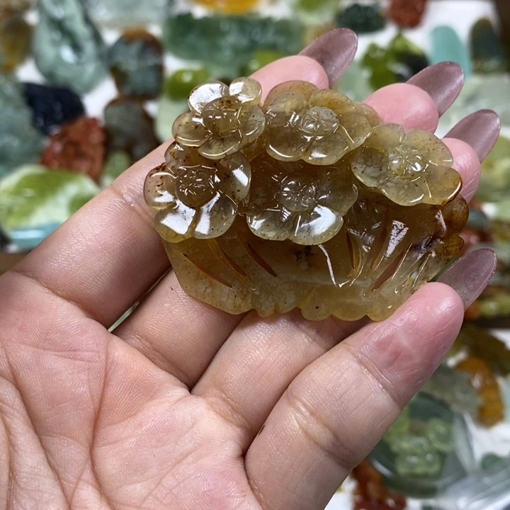 未镶嵌蛇纹石玉吊坠
