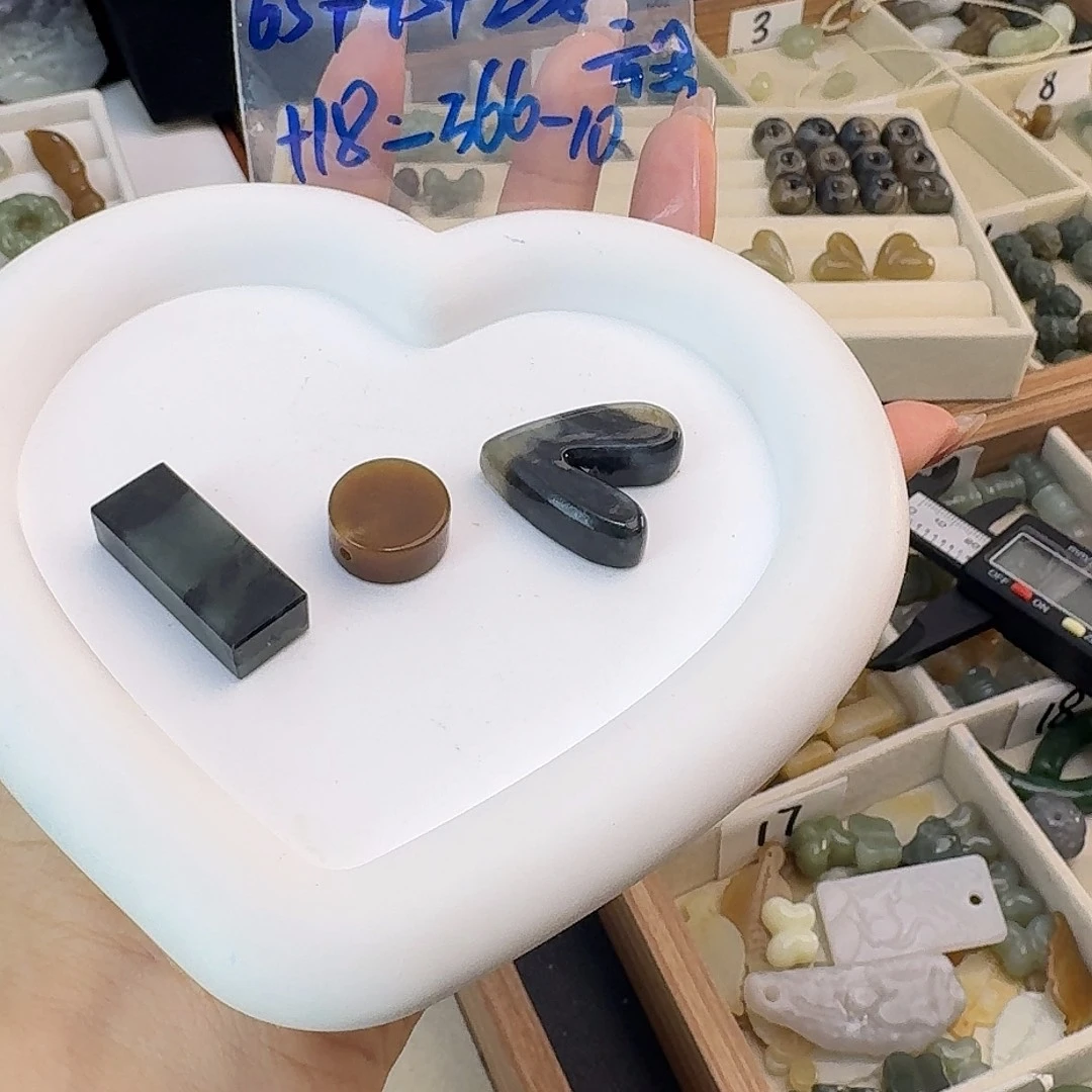 *****和田玉未镶嵌珠宝半成品