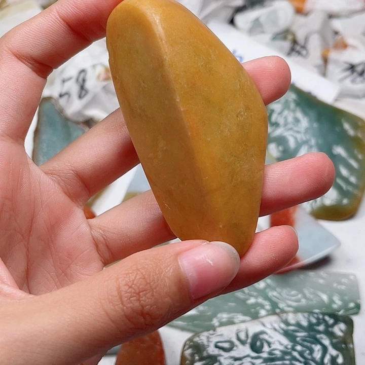 北***熊颈饰未镶嵌翡翠翡翠