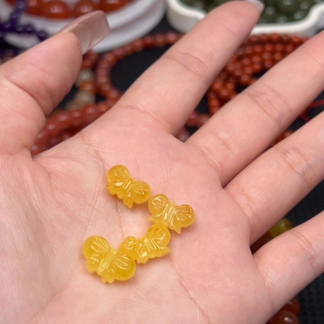 琥珀未镶嵌手链多样性