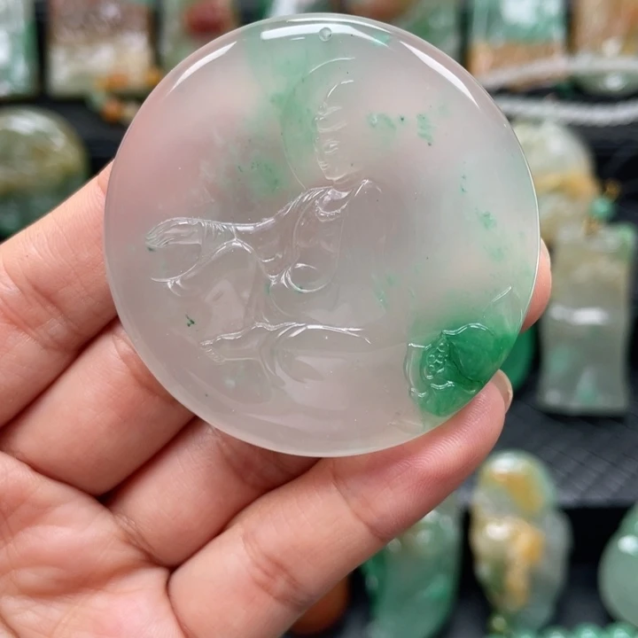 石英质玉未镶嵌颈饰