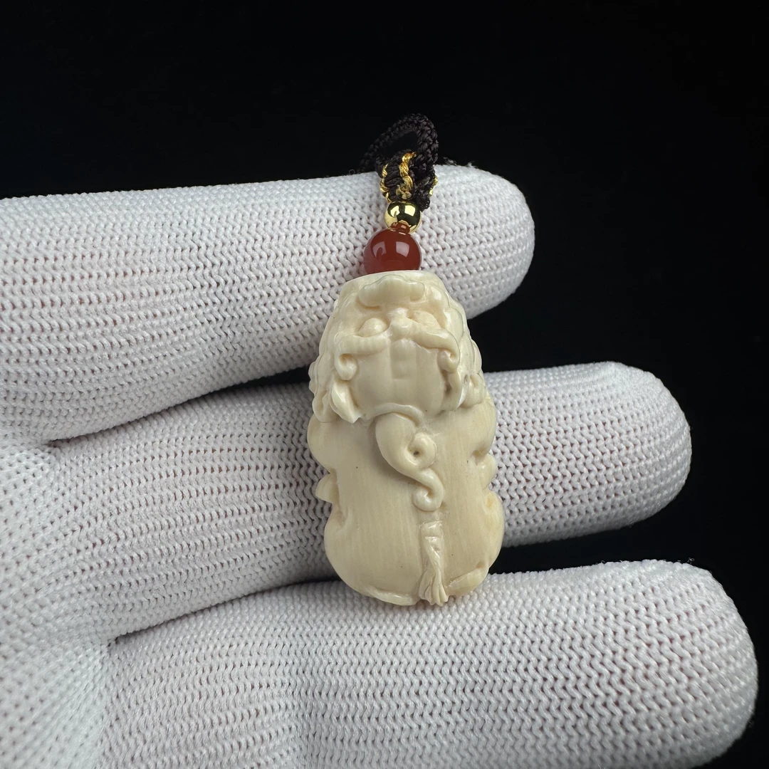 K1507天然猛犸牙瑕疵雕刻件19.6*33.5mm一物一图 假一罚十