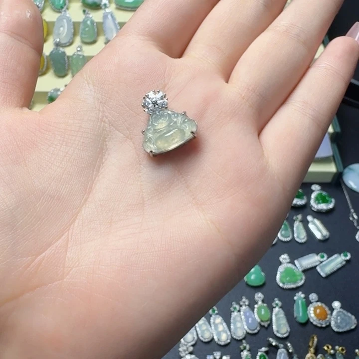 颈饰银S925镶嵌翡翠