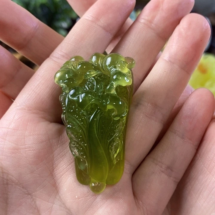 岫玉未镶嵌挂件吊坠路**间