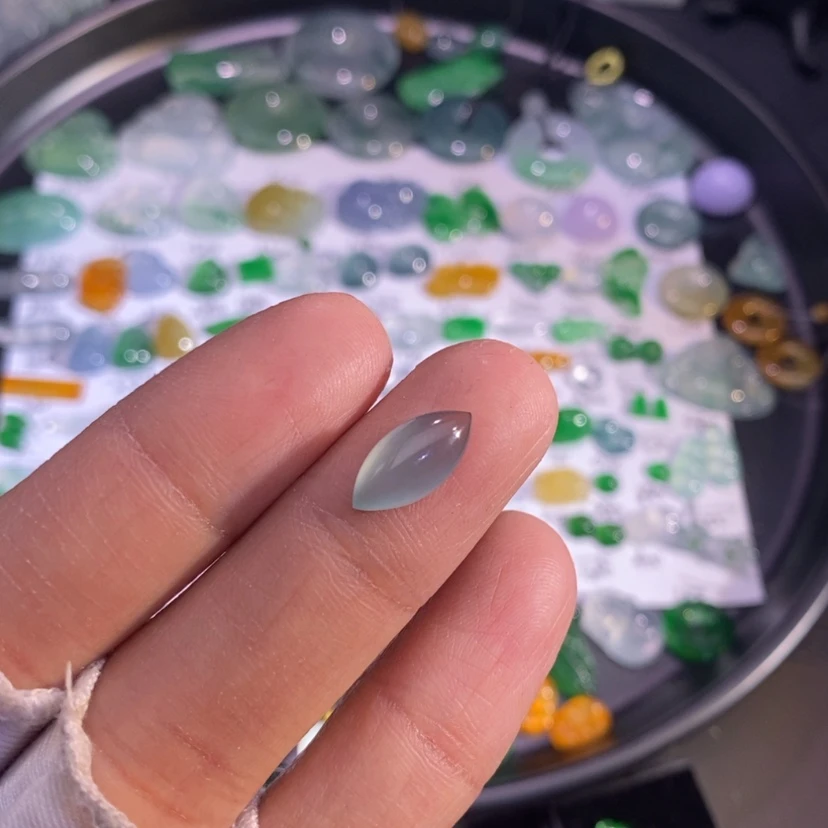 【闪购商品】翡翠挂件未镶嵌马眼