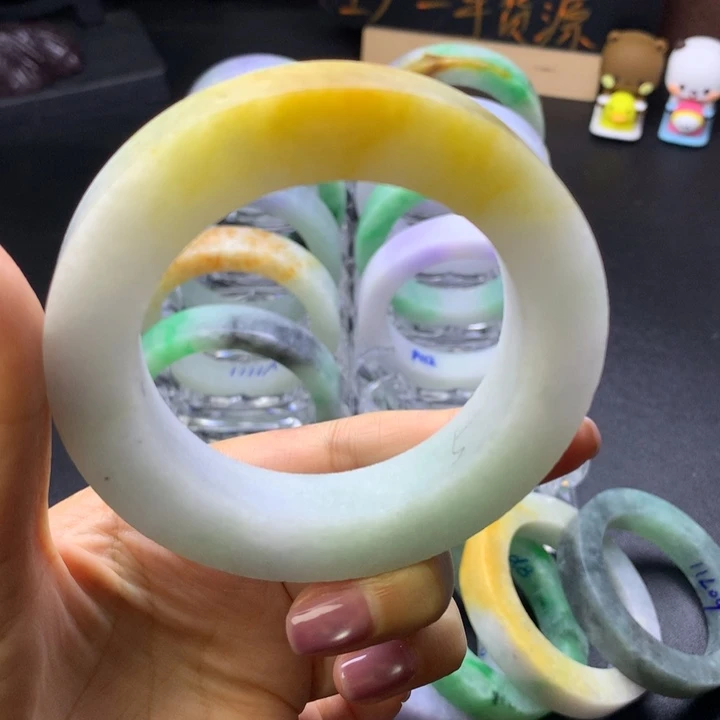 定制翡翠未镶嵌手镯
