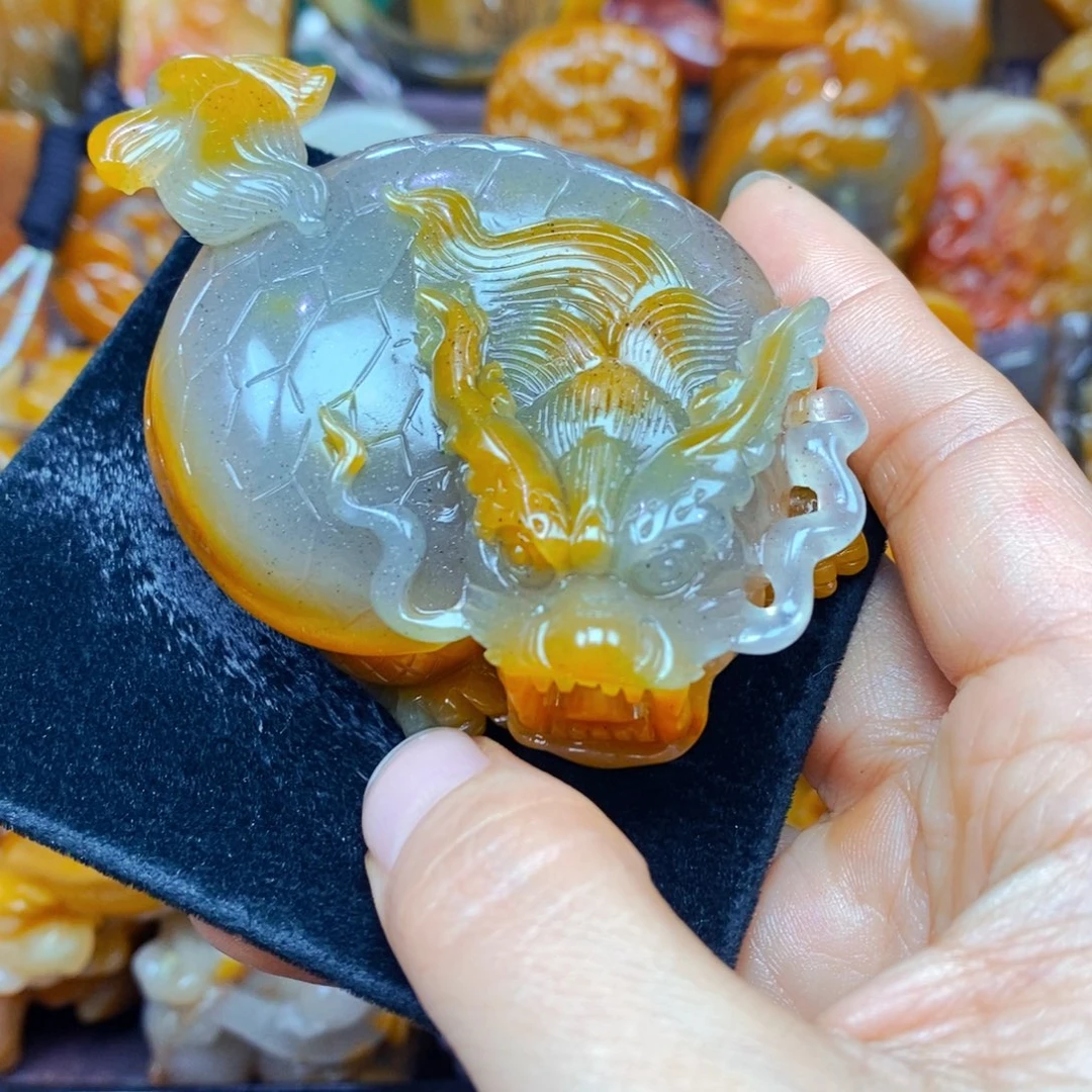 未镶嵌石英质玉（黄龙玉）颈饰