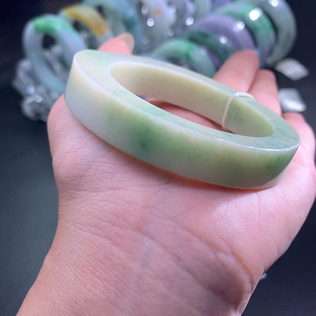 定制翡翠未镶嵌翡翠手镯54-56正。黄加绿