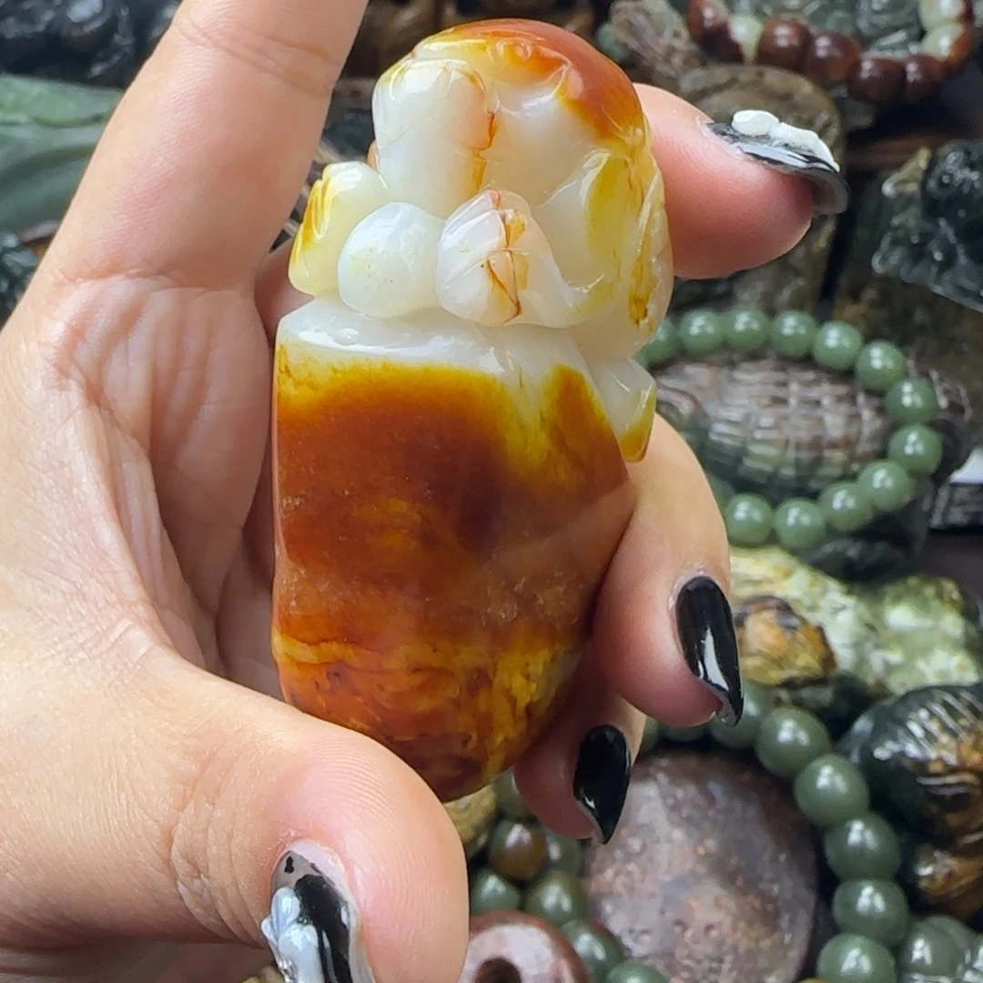 透闪石质玉未镶嵌珠宝奇石