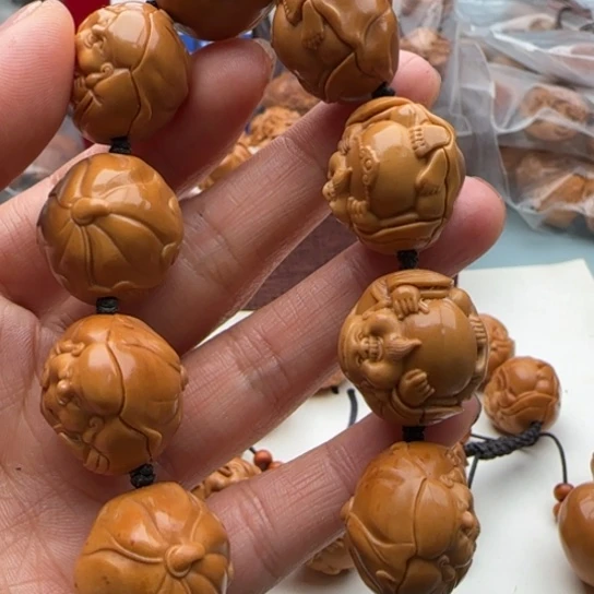 橄榄核手串赞*雕刻工艺