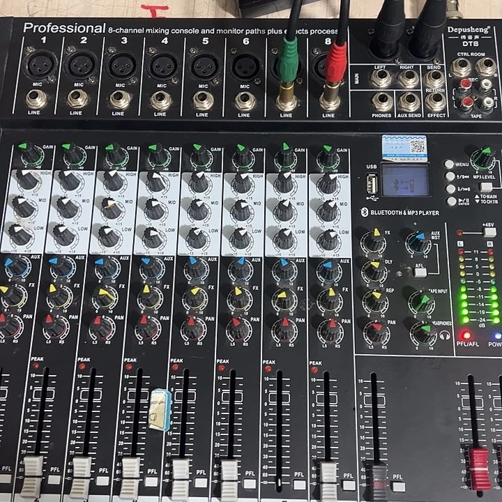 8新调音台一台 没有线材 包邮