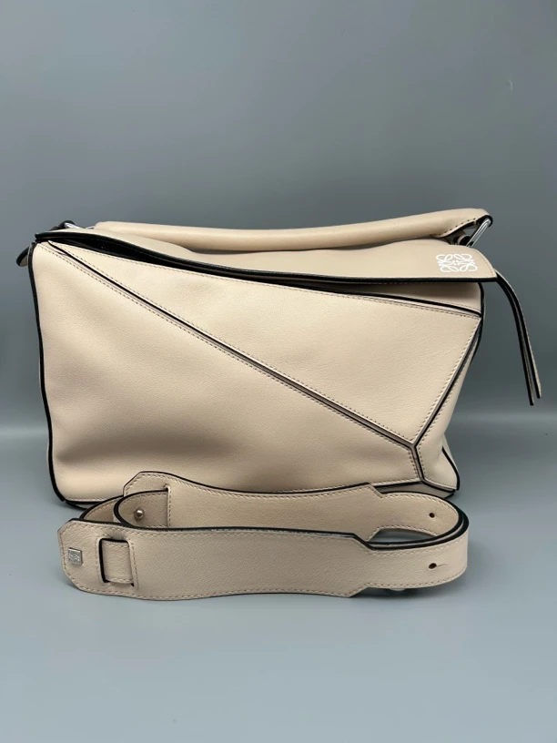 95新 LOEWE/罗意威 罗意威米白色几何包7152