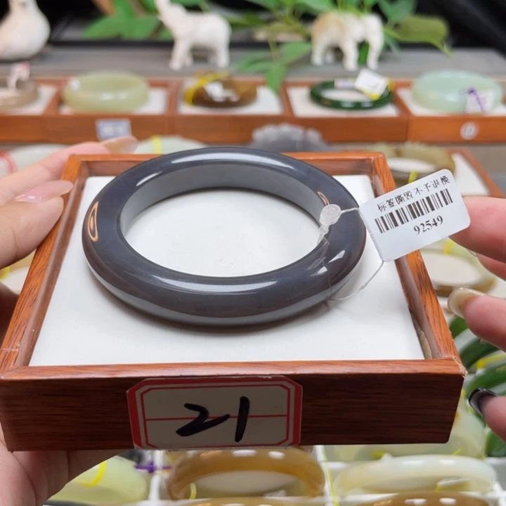 和田玉手镯未镶嵌11