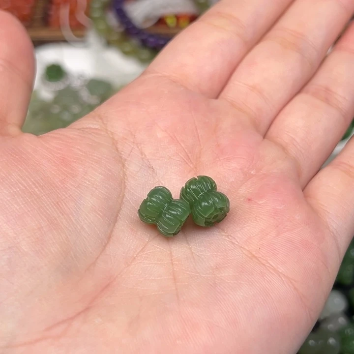 唬***虎和田玉未镶嵌吊坠(不含链)