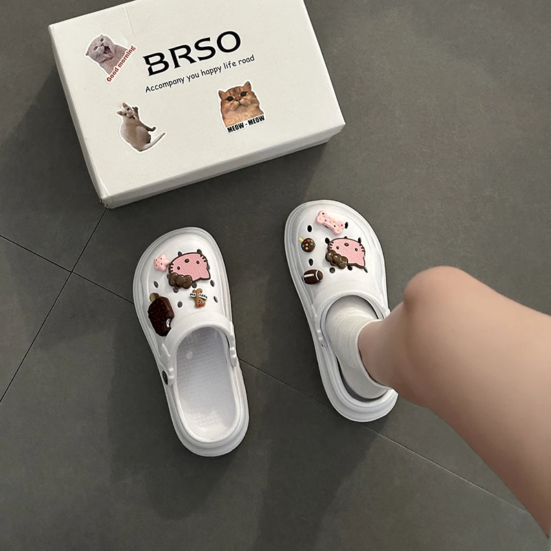 可爱卡通小熊洞洞鞋女外穿2025春季新款休闲软底踩屎感包头半拖鞋