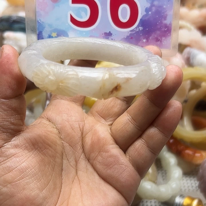 未镶嵌手镯石英岩玉