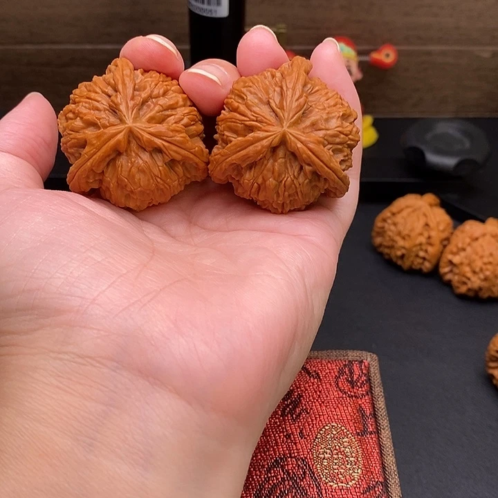 雾***屿把件文玩核桃白奔
