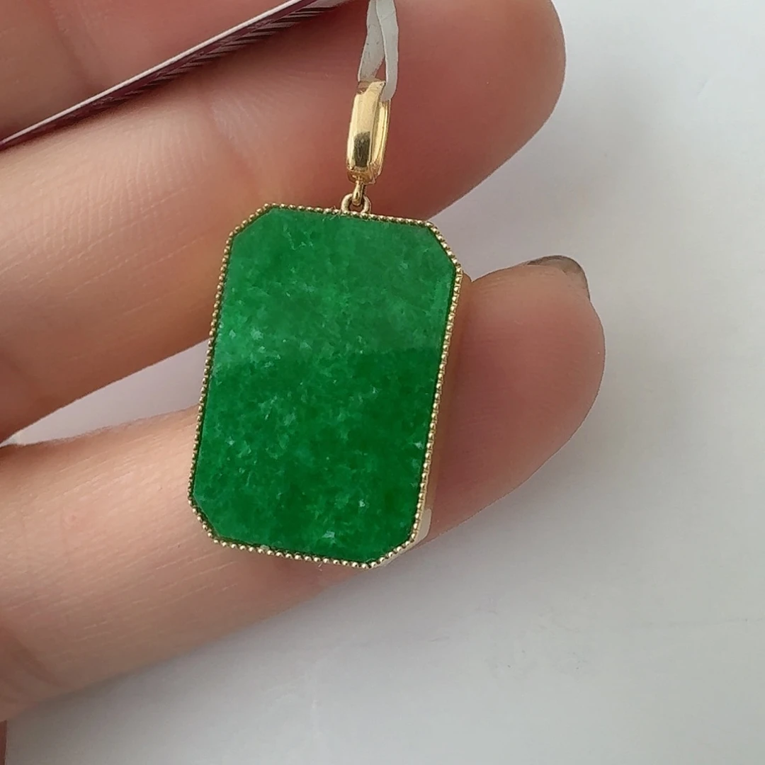 翡翠颈饰18K金镶嵌W无事牌