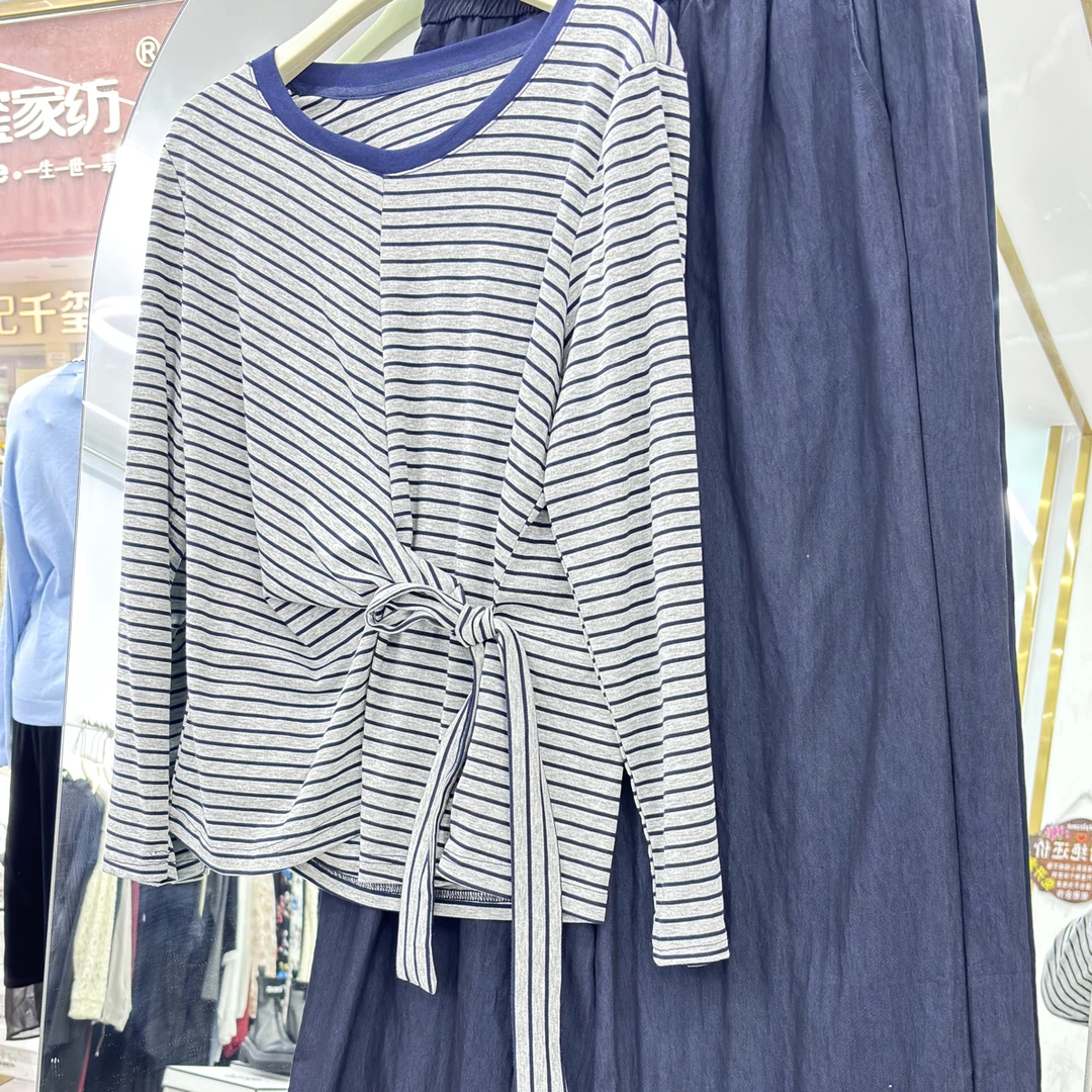 新季时尚条纹长袖上衣搭配阔腿裤显瘦