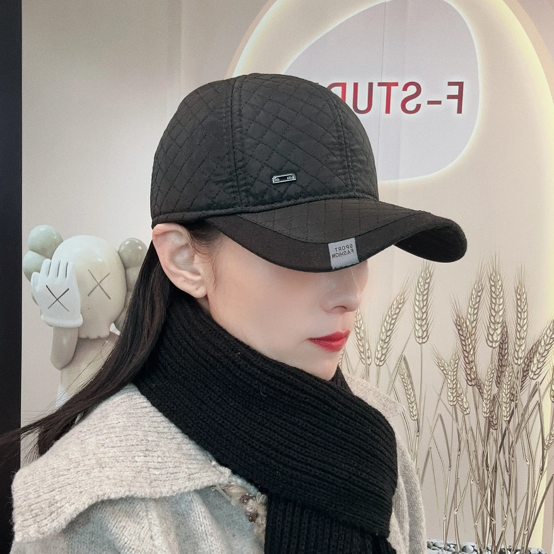 秋冬季韩版百搭显脸小棒球帽子立体绣线护耳时尚鸭舌帽中老年帽子