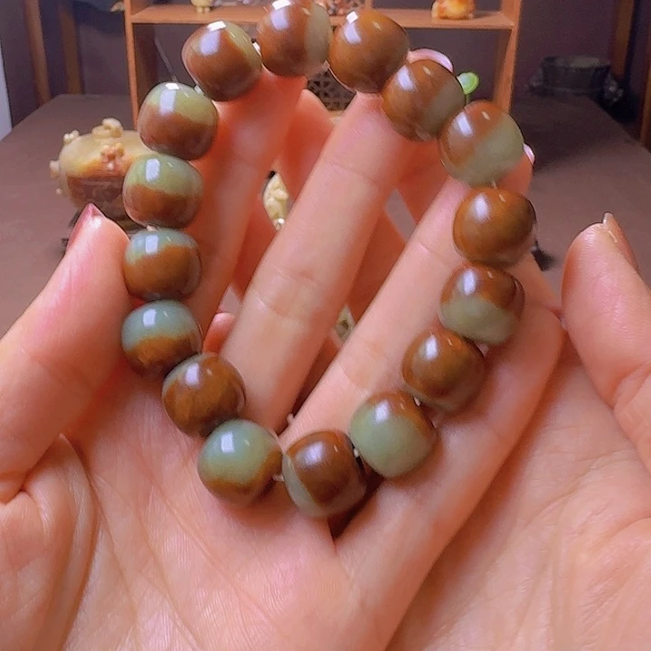 用***8和田玉未镶嵌颈饰