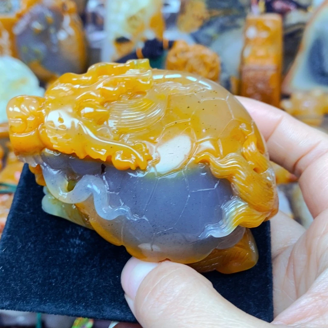 未镶嵌石英质玉（黄龙玉）颈饰