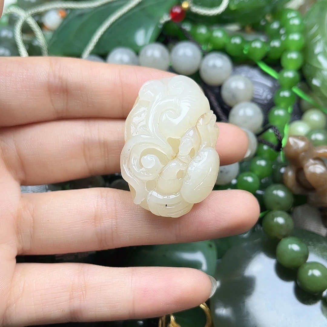 和田玉（糖玉）未镶嵌颈饰