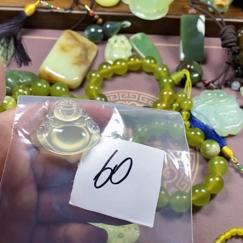 未镶嵌蛇纹石玉颈饰