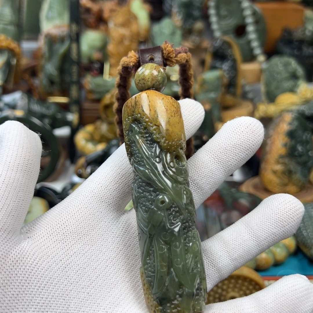 岫岩河磨玉（透闪石质玉）未镶嵌把件