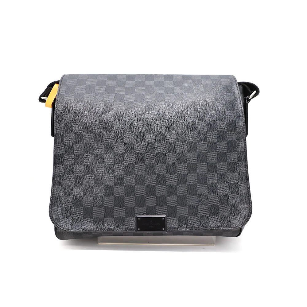95新 LouisVuitton/路易威登 98新黑武士棋盘格邮差包30*30/96189