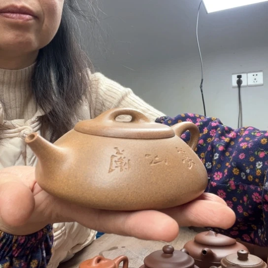 紫砂茶壶z*段泥石瓢