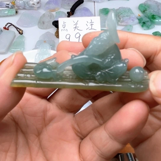 翡翠未镶嵌颈饰翡翠冰黄香插