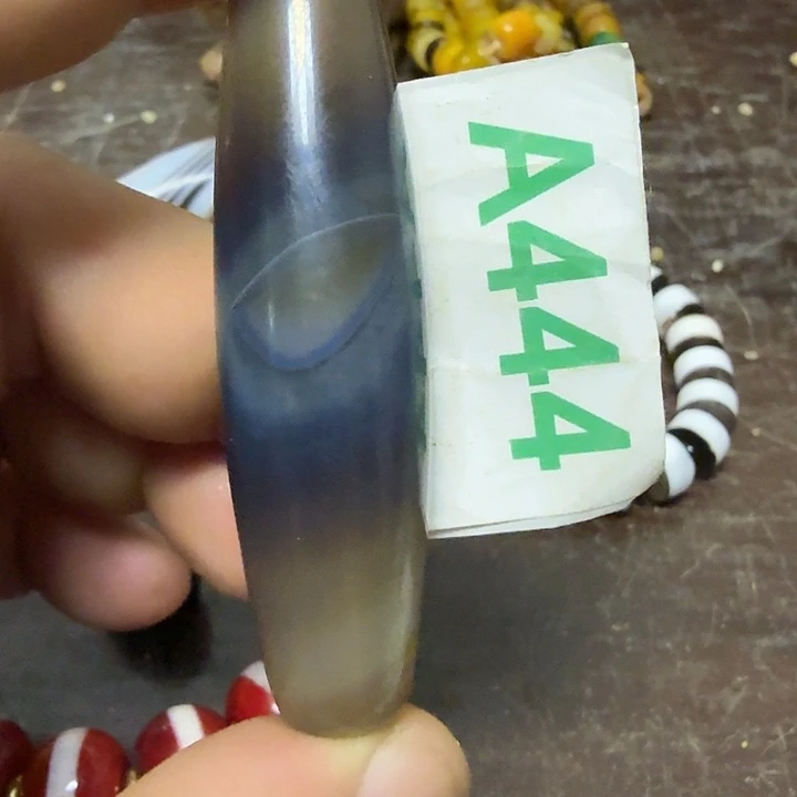 为***天未镶嵌颈饰玛瑙/玉髓