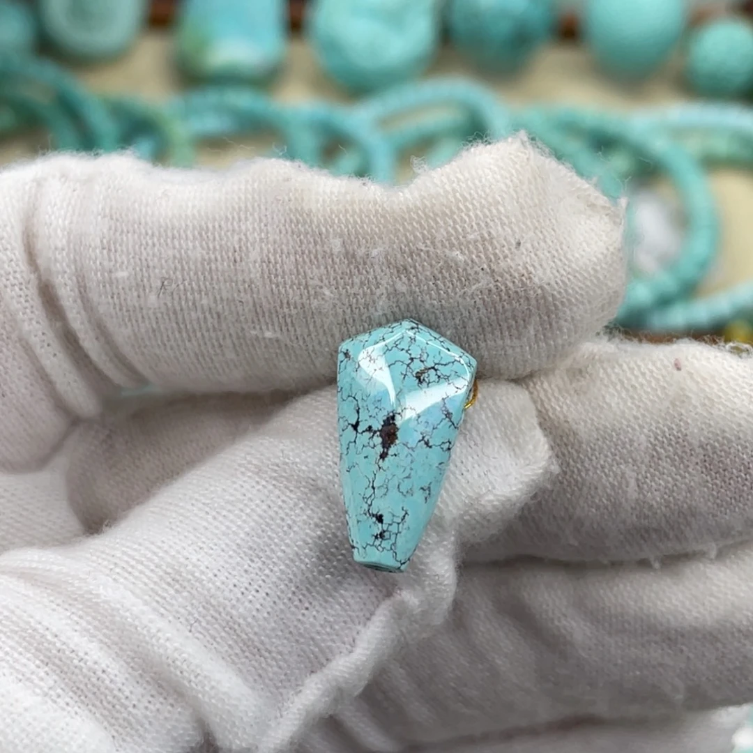 绿松石未镶嵌挂件