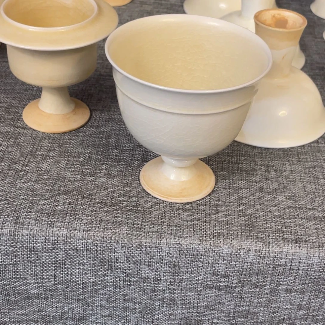 赏品隋白高足杯一个